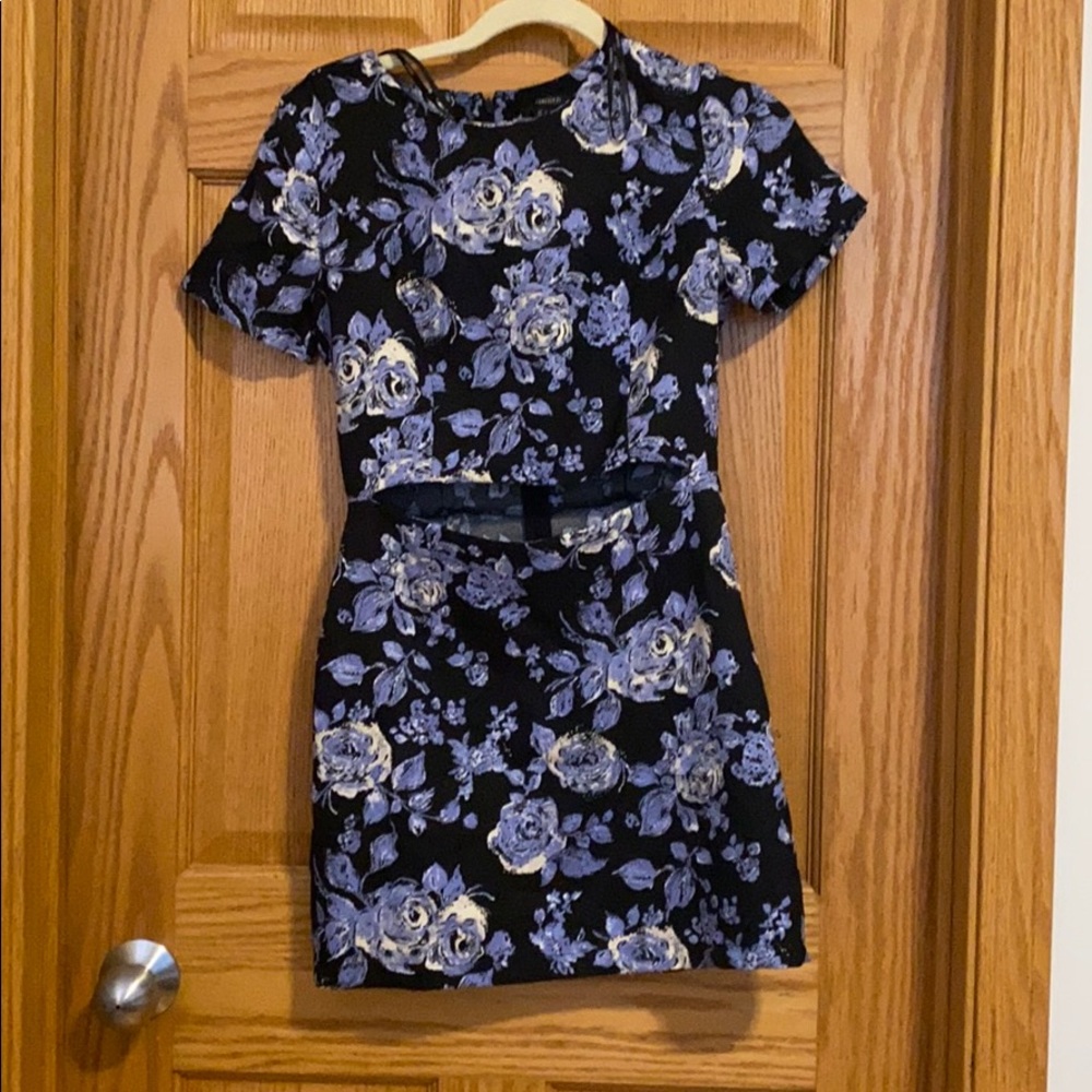 Short flower pattern mini dress